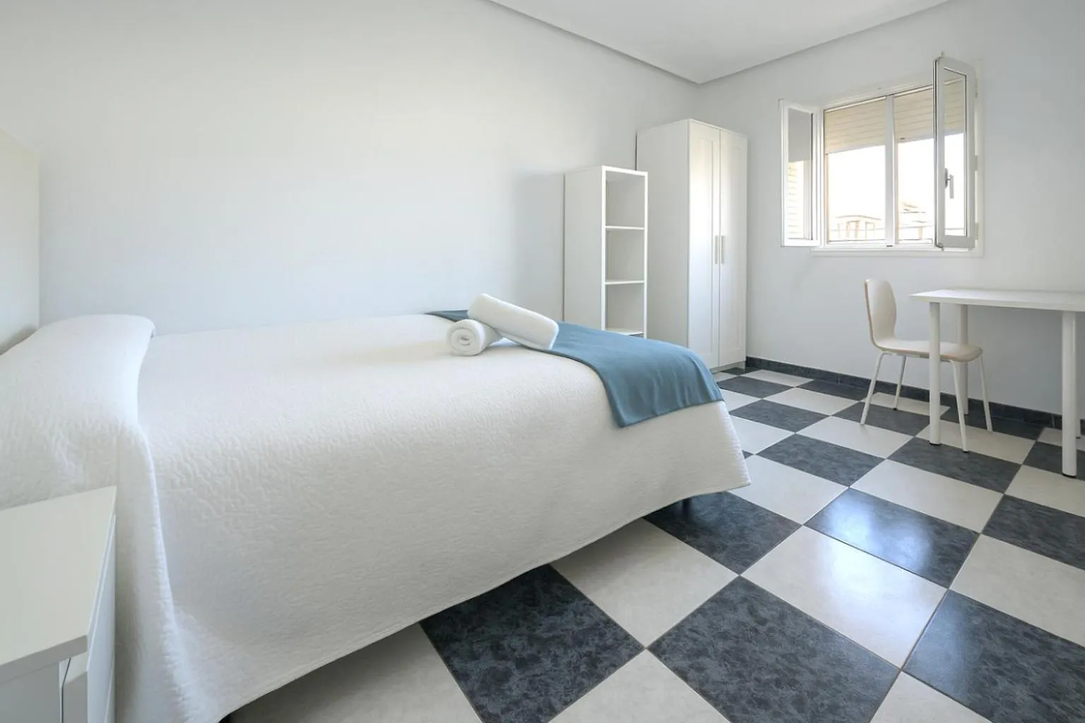 Apartamento Martinez Campos - Playa La Caleta Cadiz 0*,  Spain